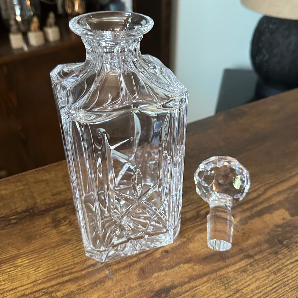 Atlantis Crystal Decanter - Picture 2 of 5